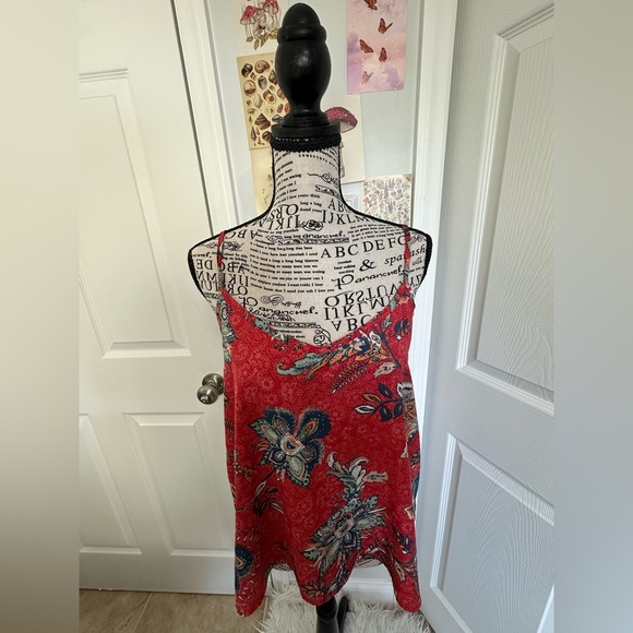 Hollister Red Floral Camisole - Picture 2 of 9
